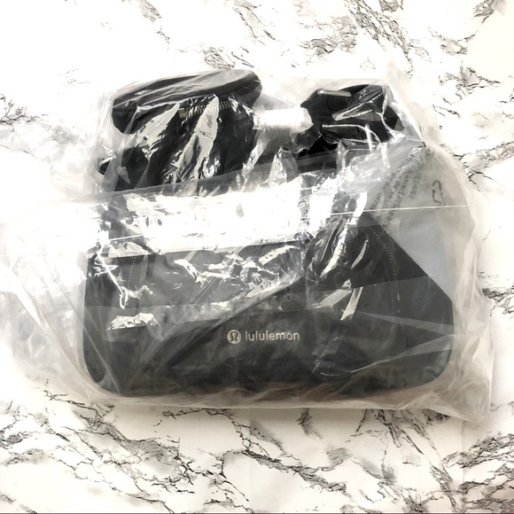 Lululemon Crossbody Bag with Nano Pouch Black - Picture 13 of 14